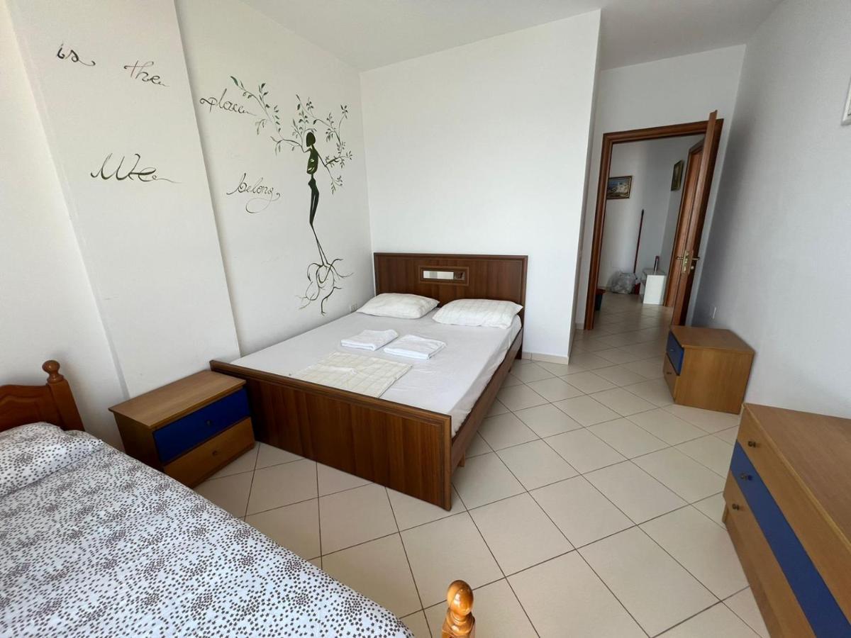 Blue Sky Apartaments Durrës Eksteriør billede